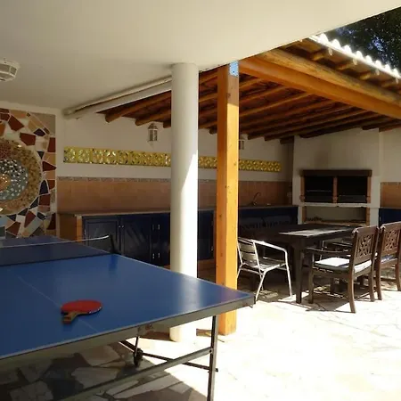 Lorenzo With Tennis Court & Swimming Pool Βίλα