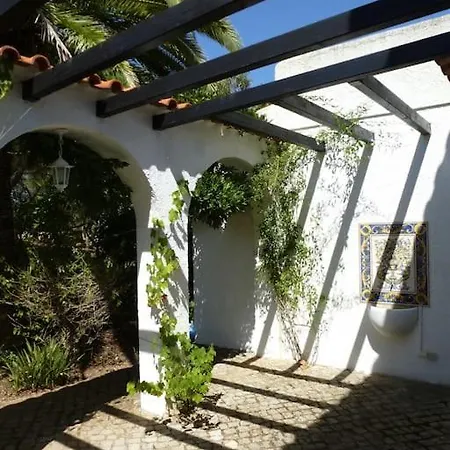 Villa Lorenzo With Tennis Court & Swimming Pool Portimao