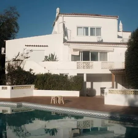 Villa Lorenzo With Tennis Court & Swimming Pool Portimao