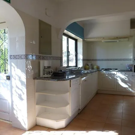 Villa Lorenzo With Tennis Court & Swimming Pool Portimao